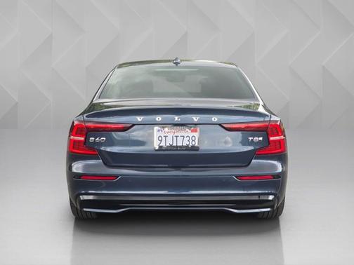 Denim Blue Metallic 2025 Volvo S60 Plug-In Hybrid Plus