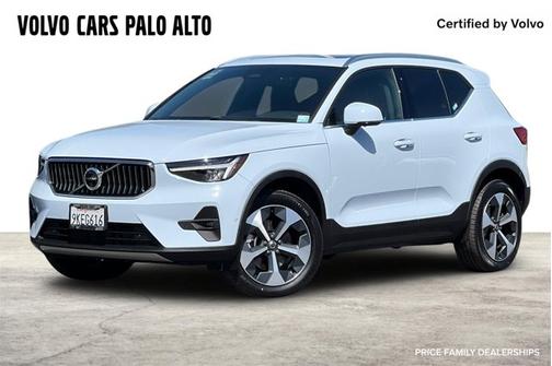 2024 Volvo XC40 Plus Bright Theme
