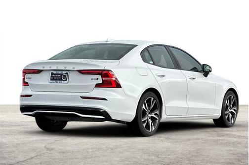 2025 Volvo S60 Core