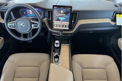 2026 Volvo XC60 Plus