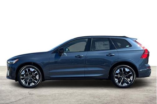 2026 Volvo XC60 Plus