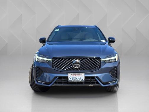 Denim Blue Metallic 2026 Volvo XC60 Plus