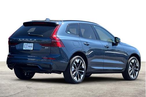2026 Volvo XC60 Plus