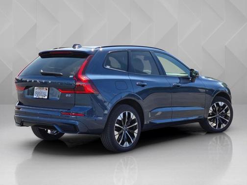Denim Blue Metallic 2026 Volvo XC60 Plus