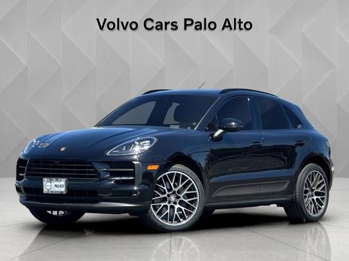 Jet Black Metallic 2021 Porsche Macan S