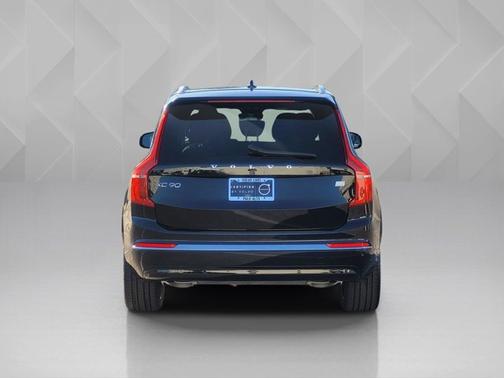 2024 Volvo XC90 Recharge Plug-In Hybrid Ultimate Bright Theme