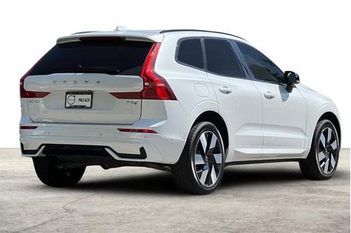 2025 Volvo XC60 Plug-In Hybrid Plus