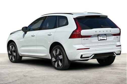 2025 Volvo XC60 Plug-In Hybrid Plus