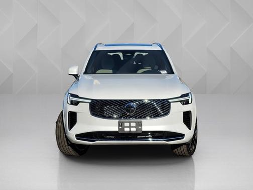 2026 Volvo XC90 Plus