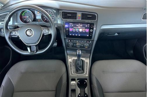 2019 Volkswagen e-Golf SE