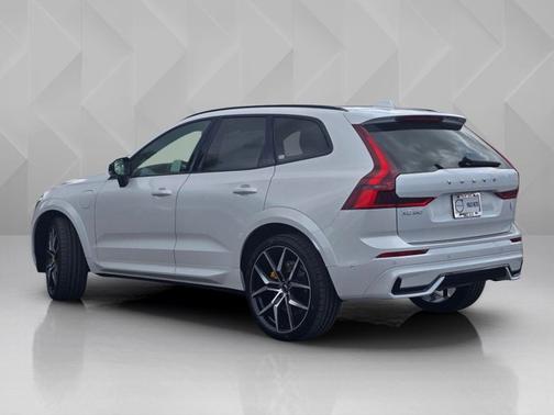 Crystal White 2026 Volvo XC60 Plug-In Hybrid Polestar Engineered