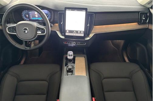 2025 Volvo XC90 Plus