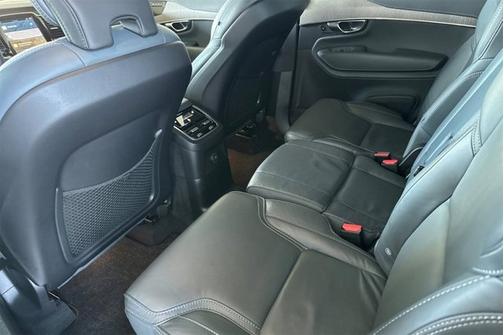 2023 Volvo XC90 Recharge Plug-In Hybrid Ultimate Bright Theme