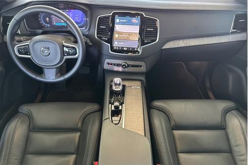 2023 Volvo XC90 Recharge Plug-In Hybrid Ultimate Bright Theme