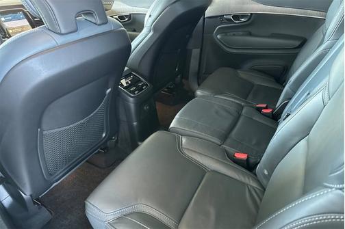 2023 Volvo XC90 Recharge Plug-In Hybrid Ultimate Bright Theme