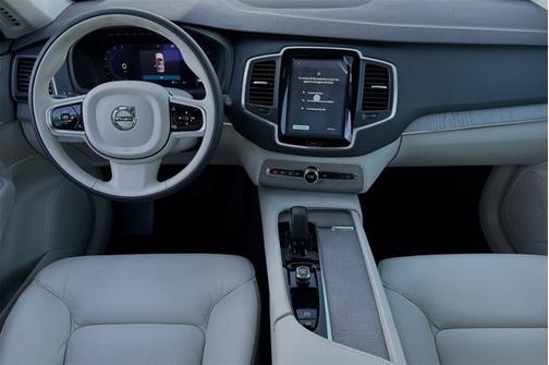 2025 Volvo XC90 Core