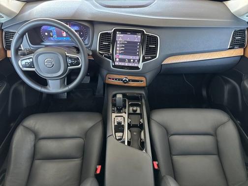 Vapour Gray Metallic 2024 Volvo XC90 Plus Bright Theme