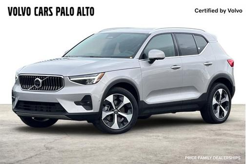 2025 Volvo XC40 Plus Bright Theme