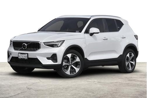 2023 Volvo XC40 Plus Bright Theme