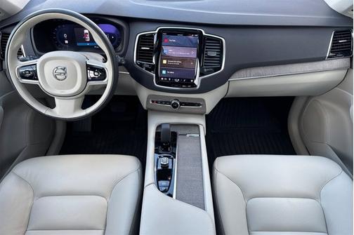 2023 Volvo XC90 Plus