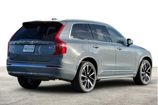 2023 Volvo XC90 Plus