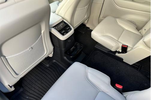 2025 Volvo XC90 Plug-In Hybrid Ultra