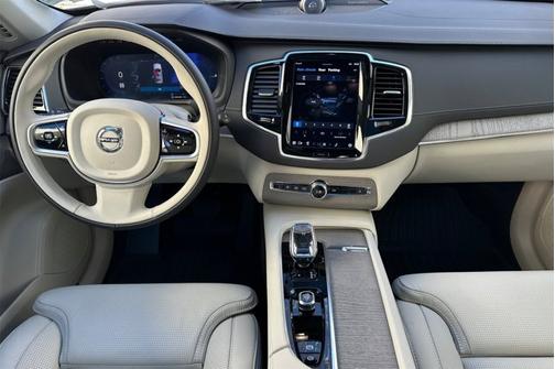 2025 Volvo XC90 Plug-In Hybrid Ultra