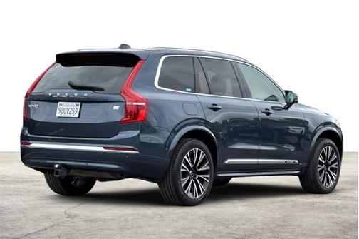 2023 Volvo XC90 Recharge Plug-In Hybrid Plus Bright Theme