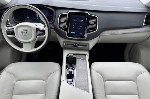 2023 Volvo XC90 Recharge Plug-In Hybrid Plus Bright Theme