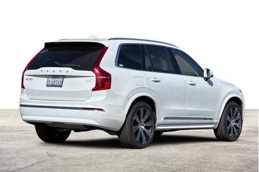 2024 Volvo XC90 Recharge Plug-In Hybrid Ultimate Bright Theme