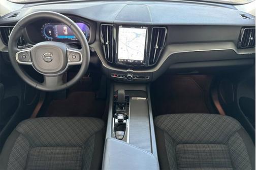 2025 Volvo XC60 Core