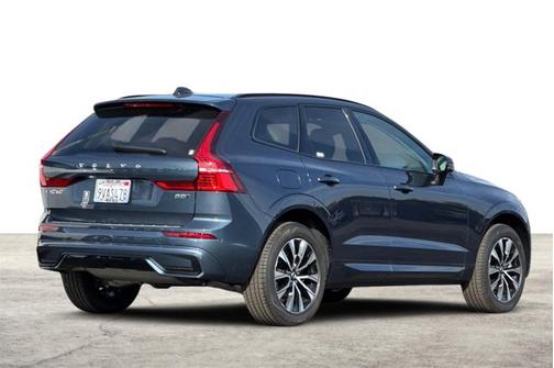 2025 Volvo XC60 Core