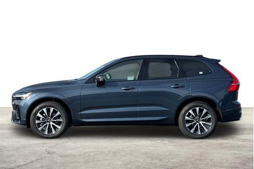 2025 Volvo XC60 Core
