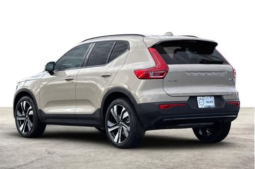 2026 Volvo XC40 Plus