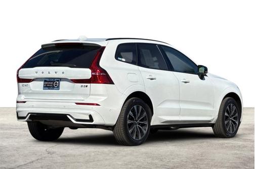 2025 Volvo XC60 Plus