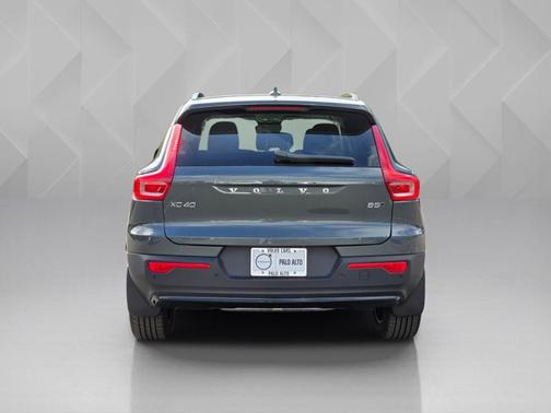 Forest Lake 2026 Volvo XC40 Plus