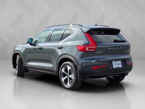 Forest Lake 2026 Volvo XC40 Plus