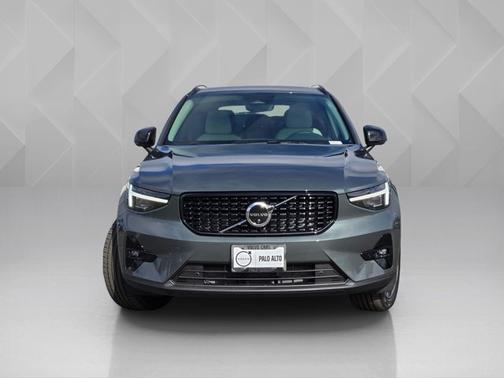 Forest Lake 2026 Volvo XC40 Plus