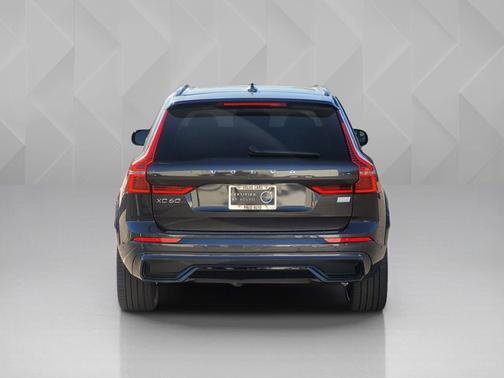 2024 Volvo XC60 Recharge Plug-In Hybrid Ultimate Dark Theme