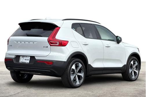 2026 Volvo XC40 Plus