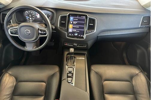 2020 Volvo XC90 T6 Momentum