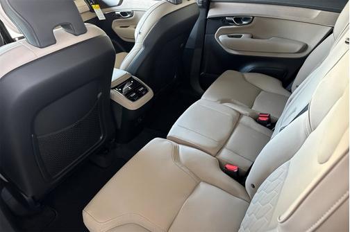 2026 Volvo XC90 Plus