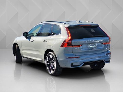 2026 Volvo XC60 Plus