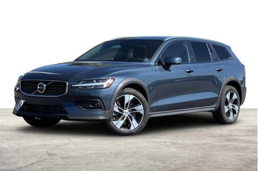 2024 Volvo V60 Cross Country Plus