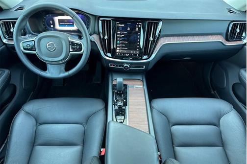 2024 Volvo V60 Cross Country Plus