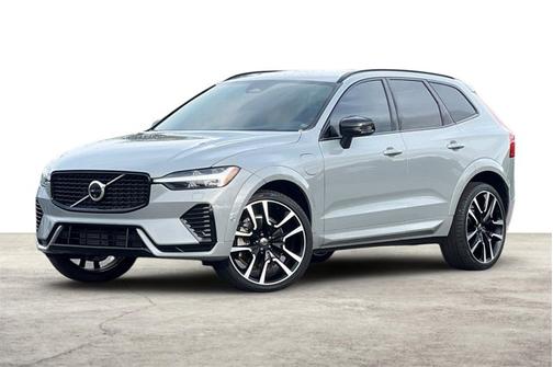2024 Volvo XC60 Recharge Plug-In Hybrid Ultimate Dark Theme