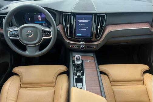 2024 Volvo XC60 Recharge Plug-In Hybrid Ultimate Dark Theme