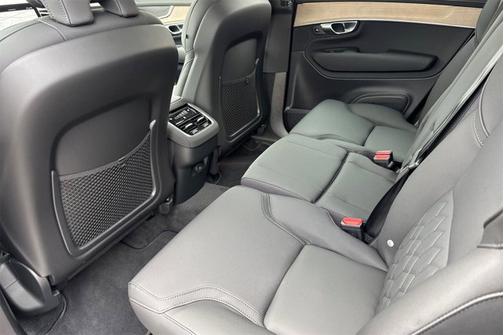 2026 Volvo XC90 Plus