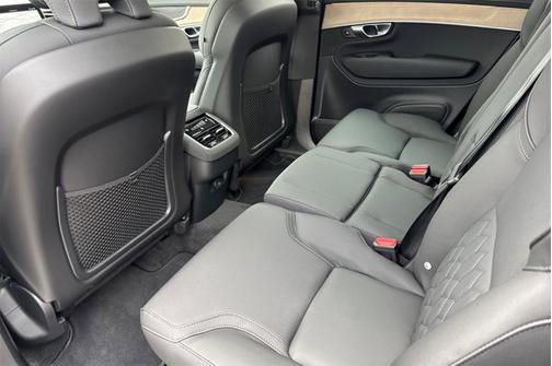 2026 Volvo XC90 Plus