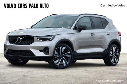 2024 Volvo XC40 Plus Dark Theme